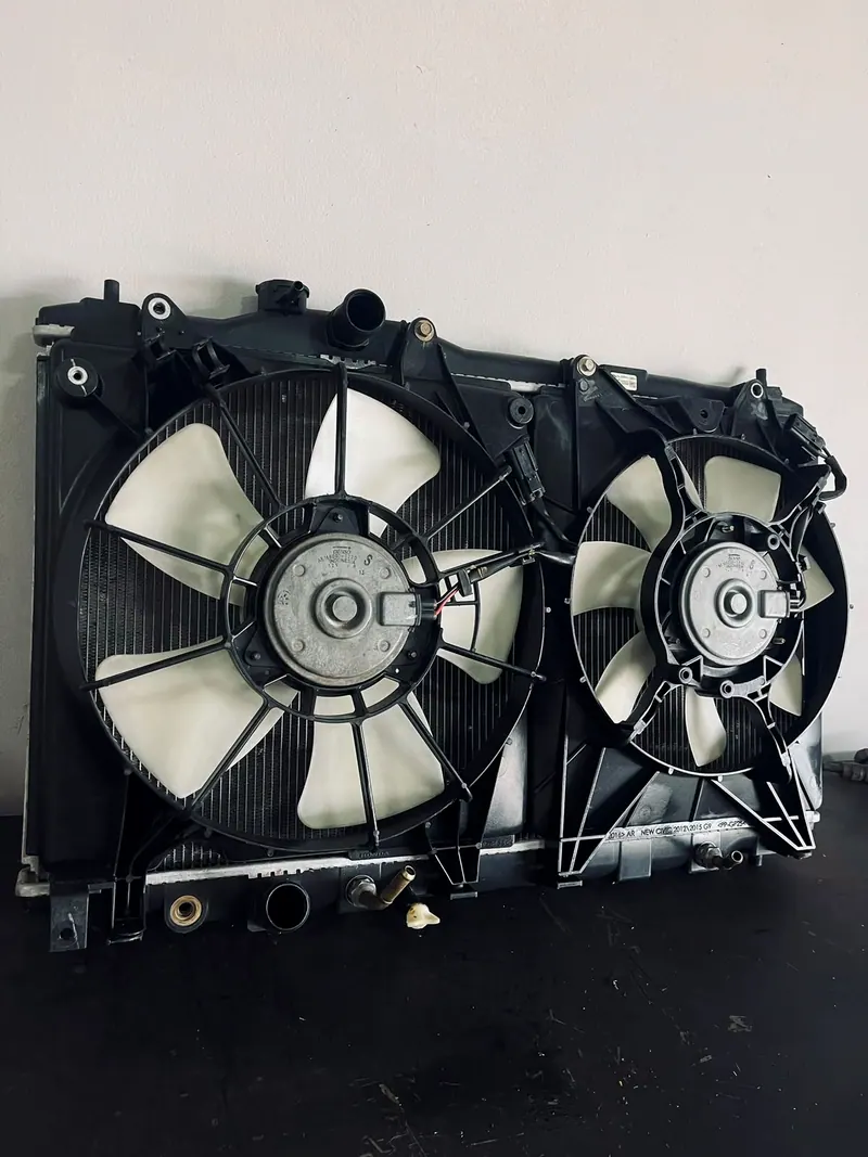 Radiador com dois eletroventiladores